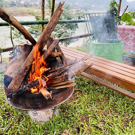 Son River Homestay Фонг Нха Екстериор снимка