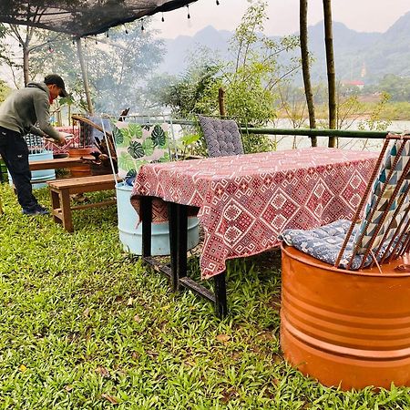 Son River Homestay Фонг Нха Екстериор снимка