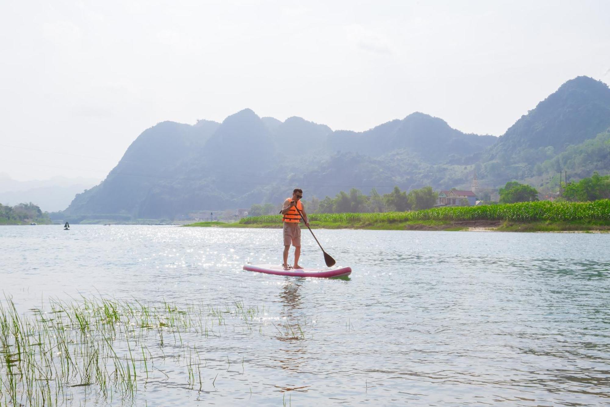 Son River Homestay Фонг Нха Екстериор снимка