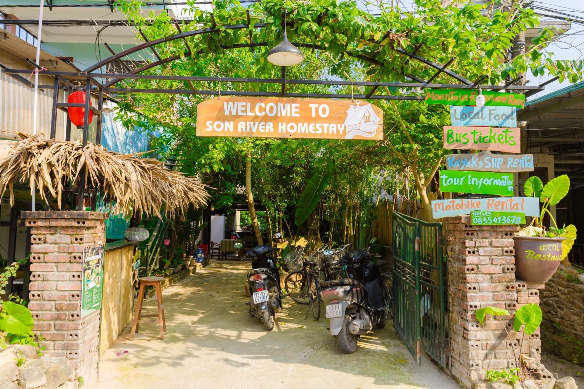 Son River Homestay Фонг Нха Екстериор снимка