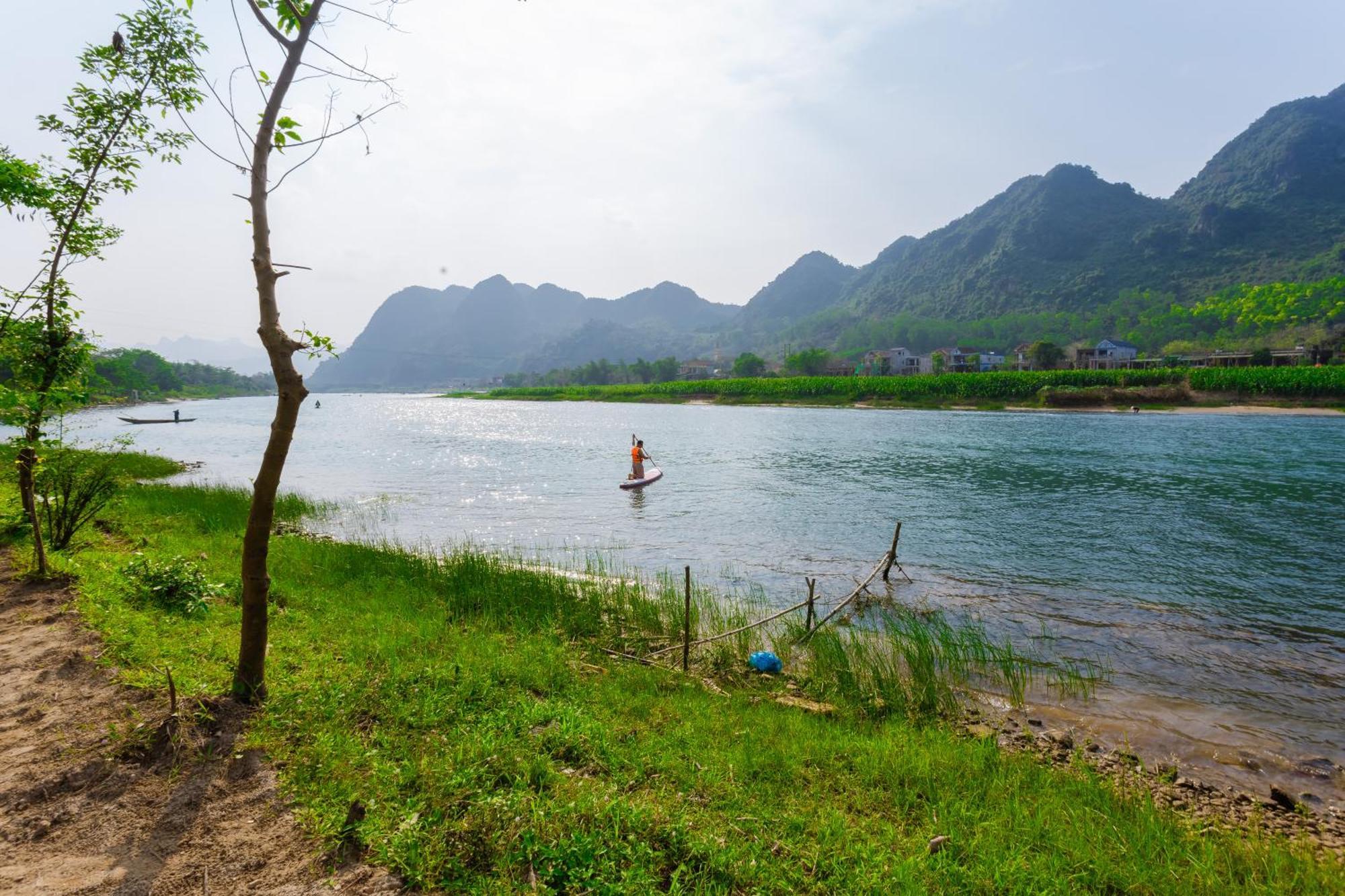 Son River Homestay Фонг Нха Екстериор снимка