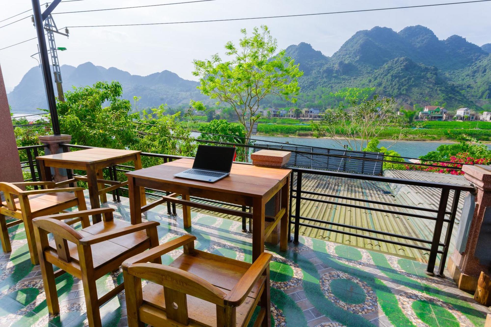 Son River Homestay Фонг Нха Екстериор снимка