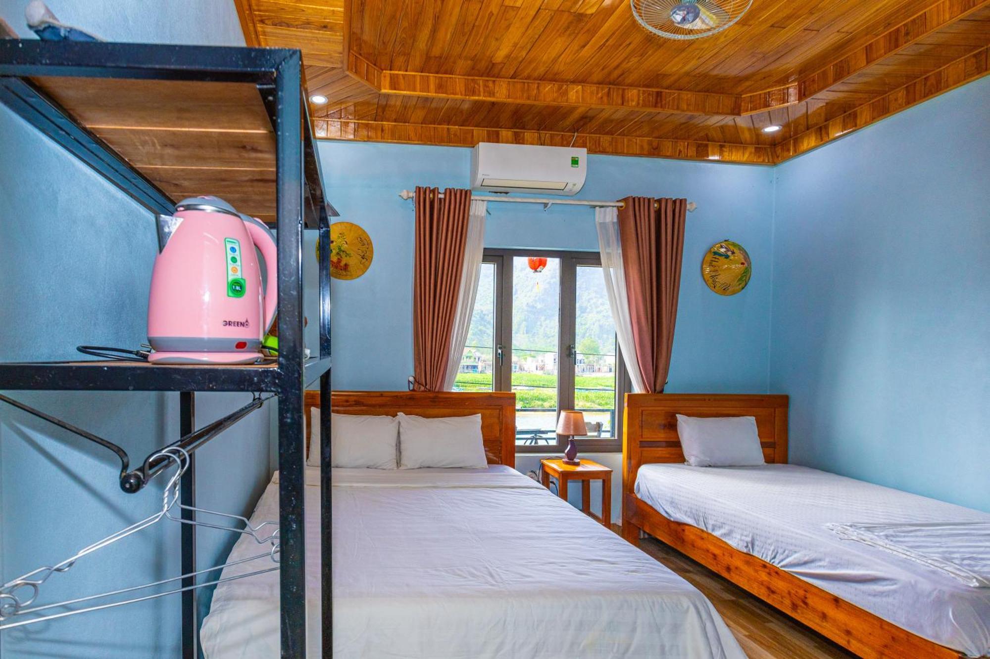 Son River Homestay Фонг Нха Екстериор снимка