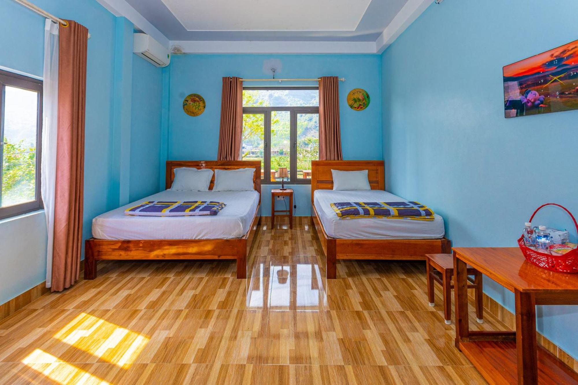 Son River Homestay Фонг Нха Екстериор снимка