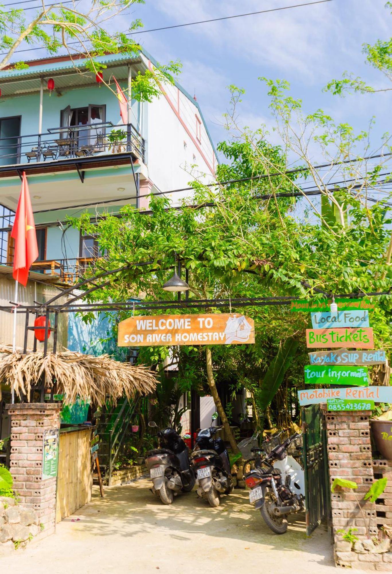 Son River Homestay Фонг Нха Екстериор снимка