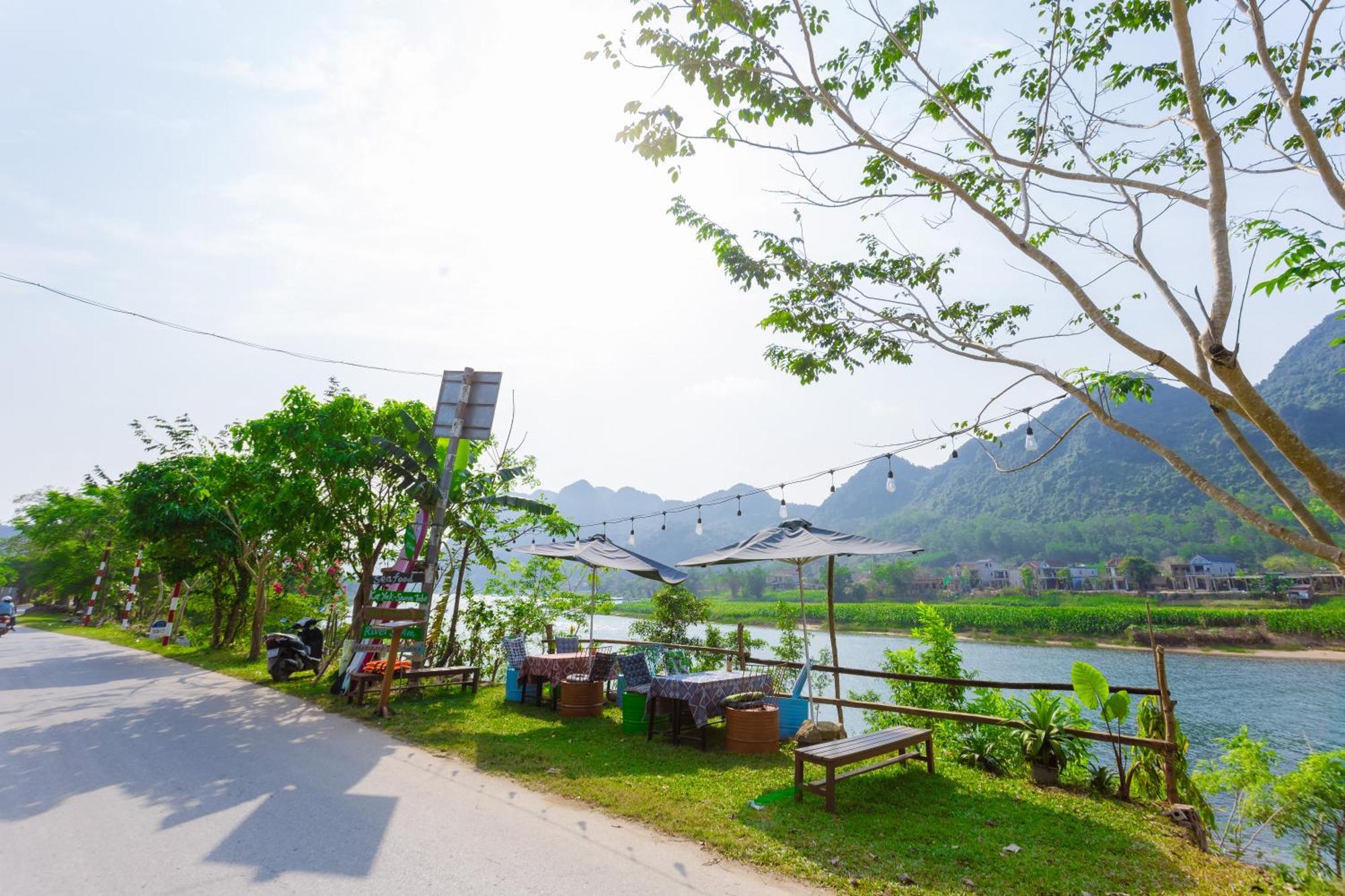 Son River Homestay Фонг Нха Екстериор снимка
