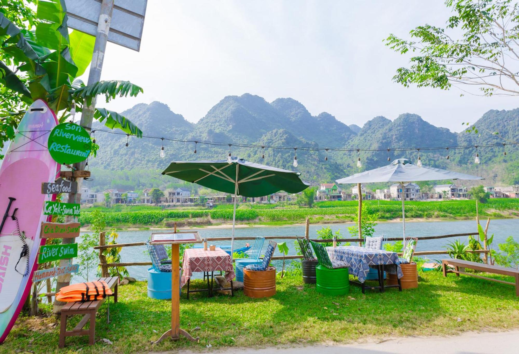 Son River Homestay Фонг Нха Екстериор снимка