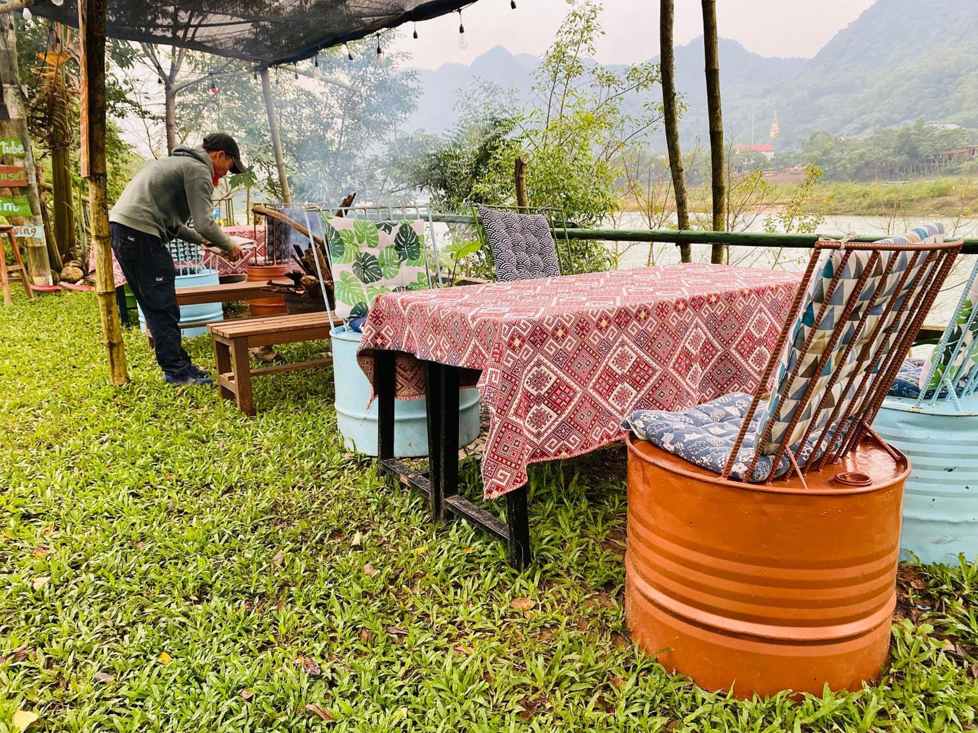 Son River Homestay Фонг Нха Екстериор снимка