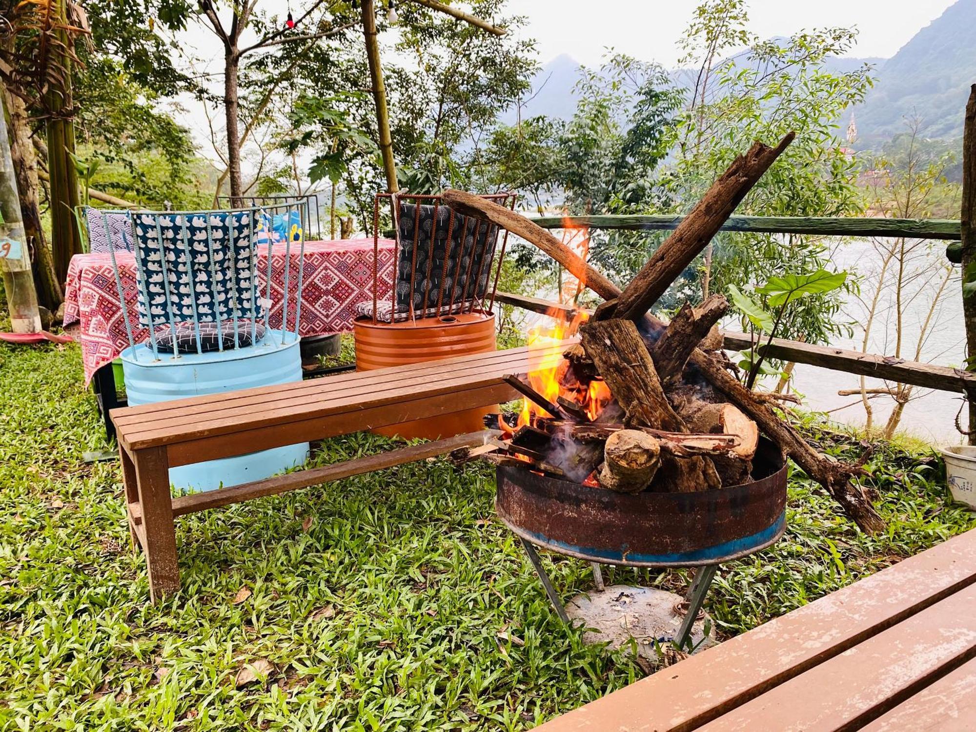 Son River Homestay Фонг Нха Екстериор снимка